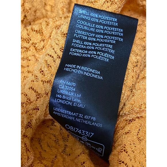 Urban Outfitters Quinn Lace Coral Lettuce Tie Scoop Short Sleeve Crop Top Sz XS - Picture 4 of 4